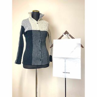 イッセイミヤケ(ISSEY MIYAKE)の【美品】ISSEY MIYAKE モノトーン　ジャケット　プリーツ　サイズ2(その他)