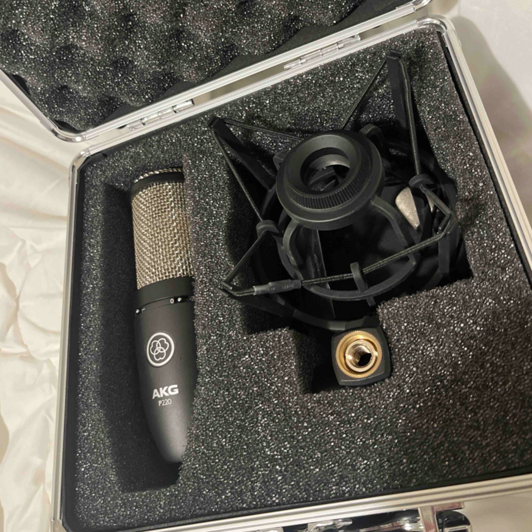 AKG(アーカーゲー)のAKG P220 楽器のレコーディング/PA機器(マイク)の商品写真