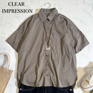 クリアインプレッション(CLEAR IMPRESSION)のCLEAR IMPRESSION 半袖シャツ　襟付き　カーキ　コットン　ボタン(シャツ/ブラウス(半袖/袖なし))