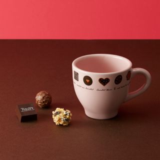 タリーズコーヒー(TULLY'S COFFEE)の新品未使用　タリーズ　ボンボンショコラマグ(食器)