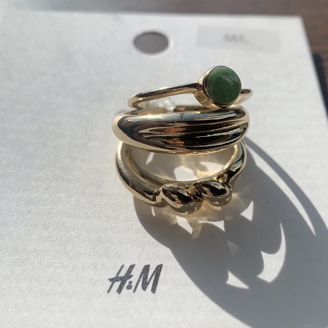 H&M(エイチアンドエム)のH&M ゴールドリング 4ピースセット レディースのアクセサリー(リング(指輪))の商品写真