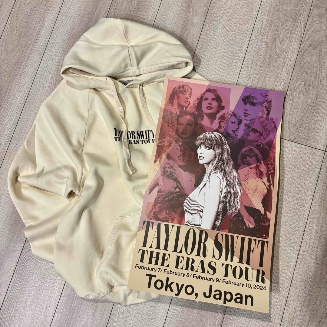 テイラースウィフト THE ERAS TOUR グッズ 2点セット エンタメ/ホビーのタレントグッズ(ミュージシャン)の商品写真