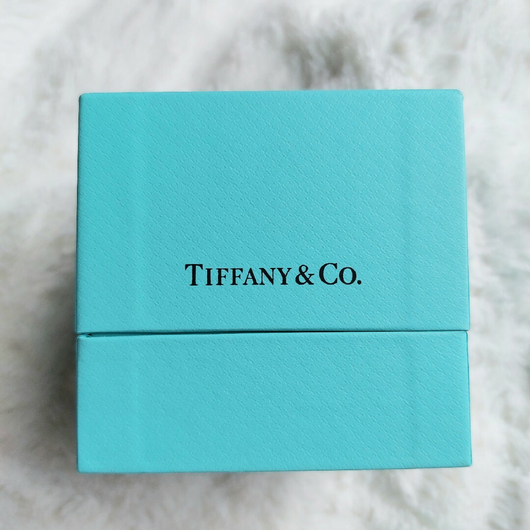 Tiffany & Co.(ティファニー)の春様専用 ティファニー アロマキャンドル キャンドル ハンドメイドのインテリア/家具(アロマ/キャンドル)の商品写真