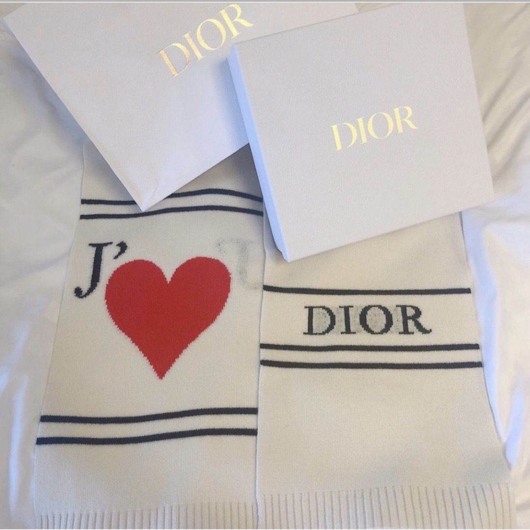 Christian Dior(クリスチャンディオール)の【本日限定価格】冬物セール Dior ディオール 希少 マフラー 白 カシミア レディースのファッション小物(マフラー/ショール)の商品写真