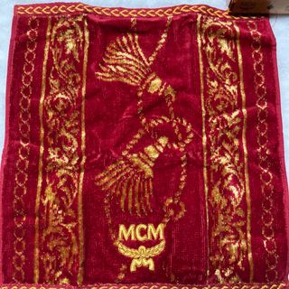 MCM - MCM  タオルハンカチ　ゴールド刺繍　新品未使用シール付き