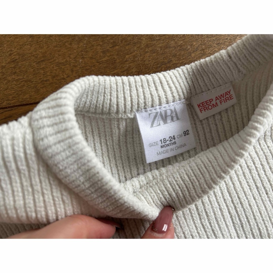 ZARA KIDS(ザラキッズ)のZARA フリルニット　92cm キッズ/ベビー/マタニティのキッズ服女の子用(90cm~)(ニット)の商品写真