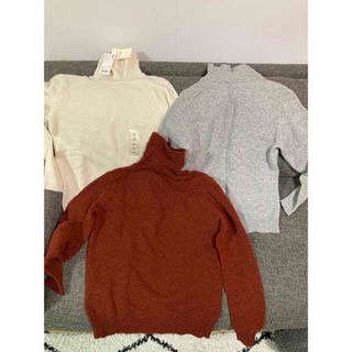 ユニクロ(UNIQLO)のユニクロ UNIQLO タートルネック プレミアムラムウールセーター sx 3着(ニット/セーター)