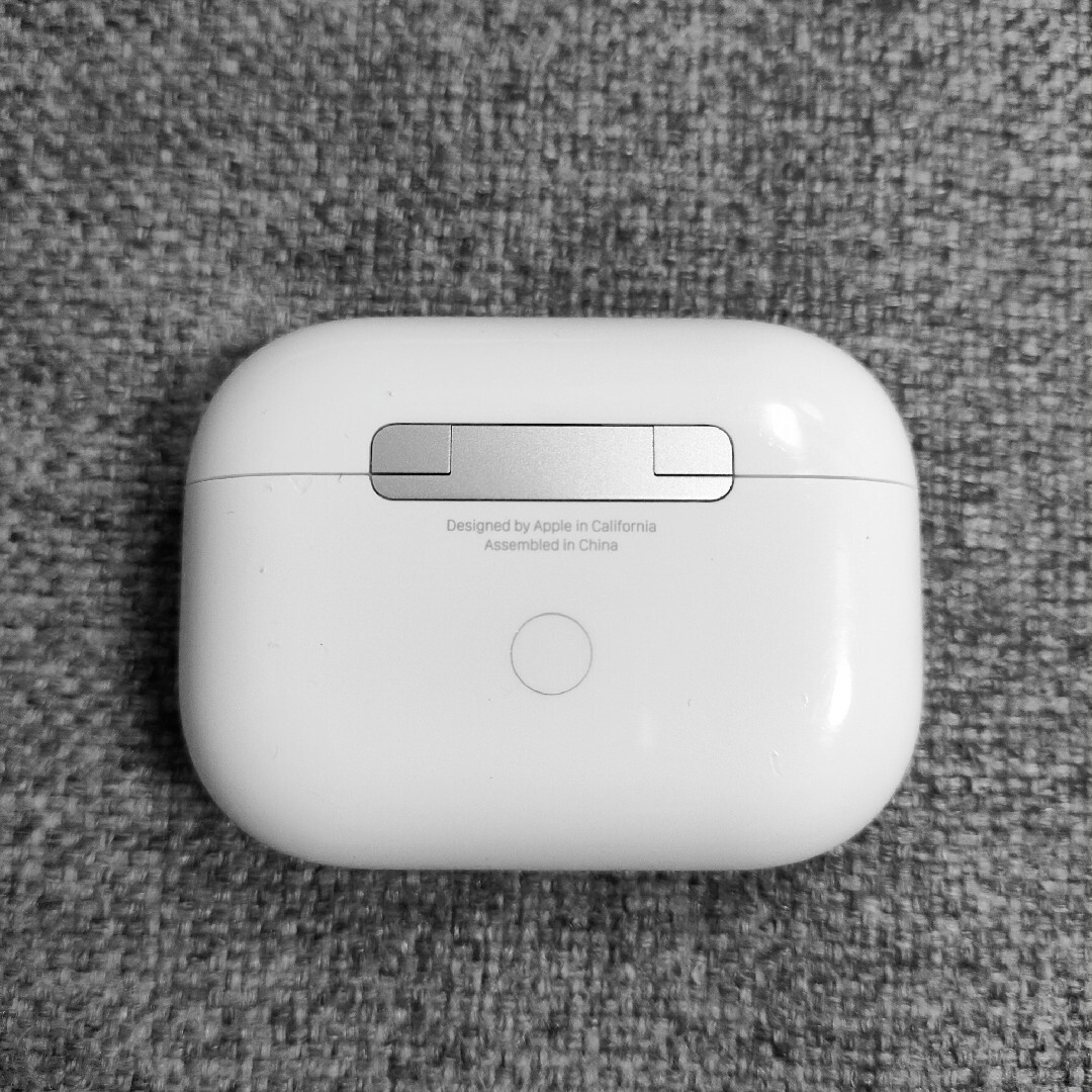 Apple(アップル)のApple AirPods Pro 充電ケースのみ 423 スマホ/家電/カメラのオーディオ機器(ヘッドフォン/イヤフォン)の商品写真