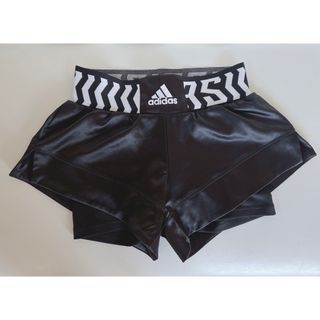 アディダス(adidas)の極美品adidas(アディダス)ブラックショートパンツ(ショートパンツ)