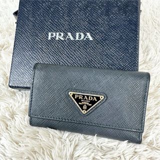 プラダ(PRADA)の【美品】プラダ 6連キーケース ブラック サフィアーノ 三角ロゴ ユニセックス(キーケース)