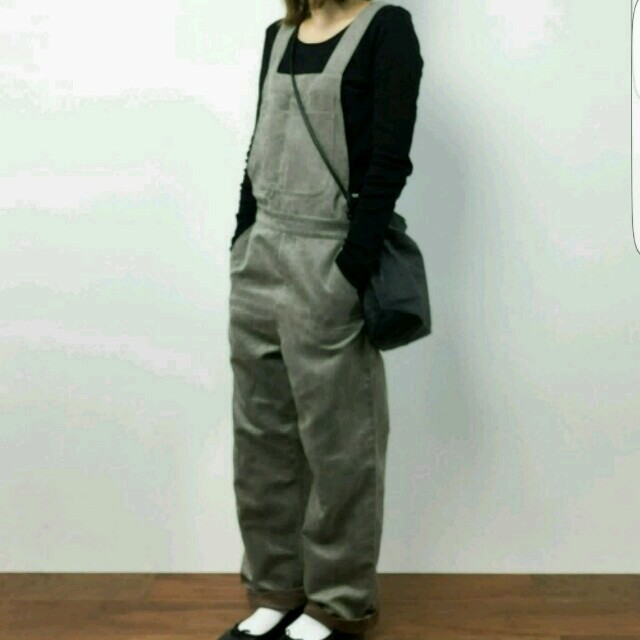 AZUL by moussy(アズールバイマウジー)のスエードサロペット レディースのパンツ(サロペット/オーバーオール)の商品写真