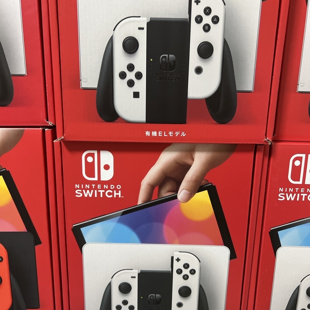 任天堂(ニンテンドウ)の任天堂 Switch 有機ELホワイト7台ネオン1台 スマホ/家電/カメラのスマホ/家電/カメラ その他(その他)の商品写真