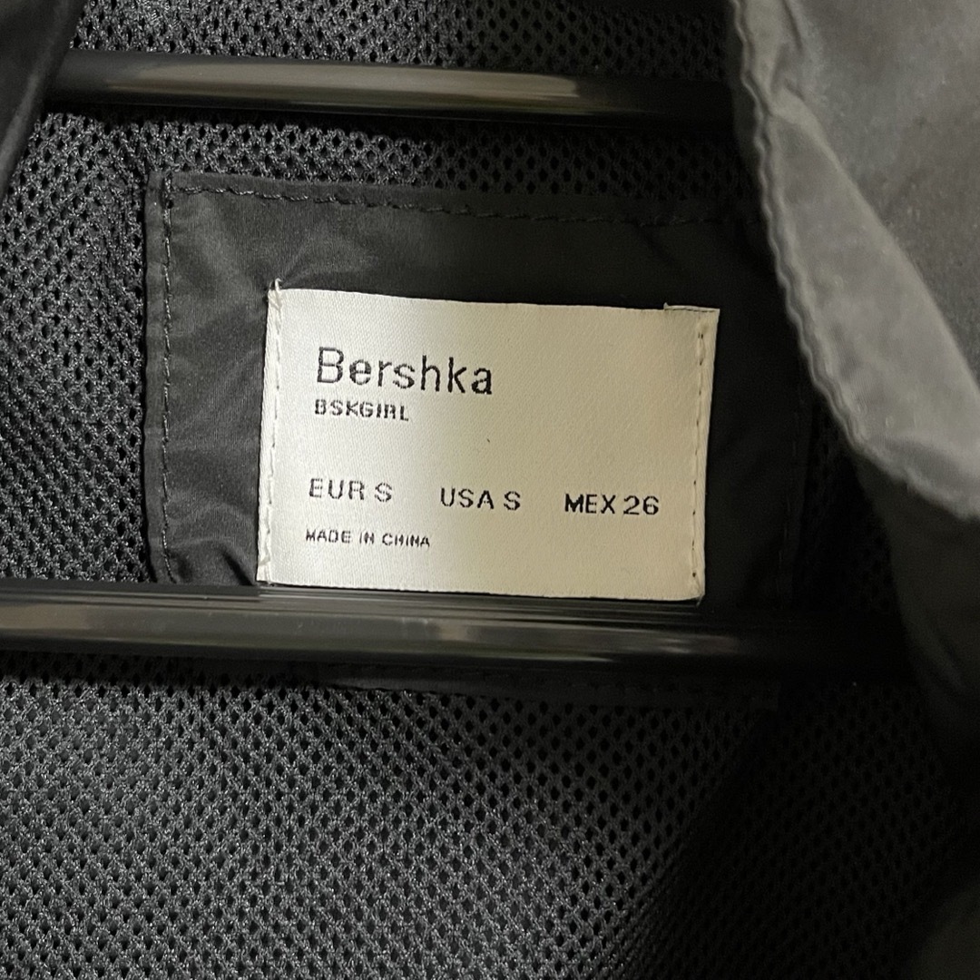 Bershka(ベルシュカ)のラインブルゾン レディースのジャケット/アウター(ブルゾン)の商品写真