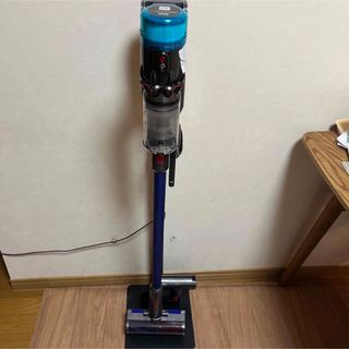 ダイソン(Dyson)のダイソン コードレスクリーナー ブルー SV21HEPABU ※スタンド付(掃除機)