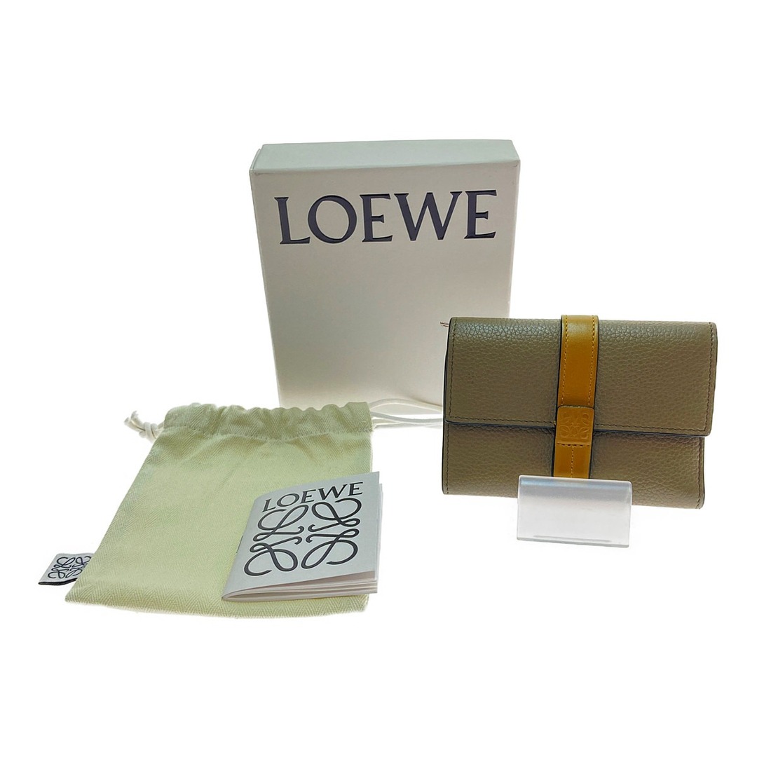 LOEWE(ロエベ)の□□LOEWE ロエベ バーティカル ウォレット スモール C660S86 グレージュ ハンドメイドのファッション小物(財布)の商品写真