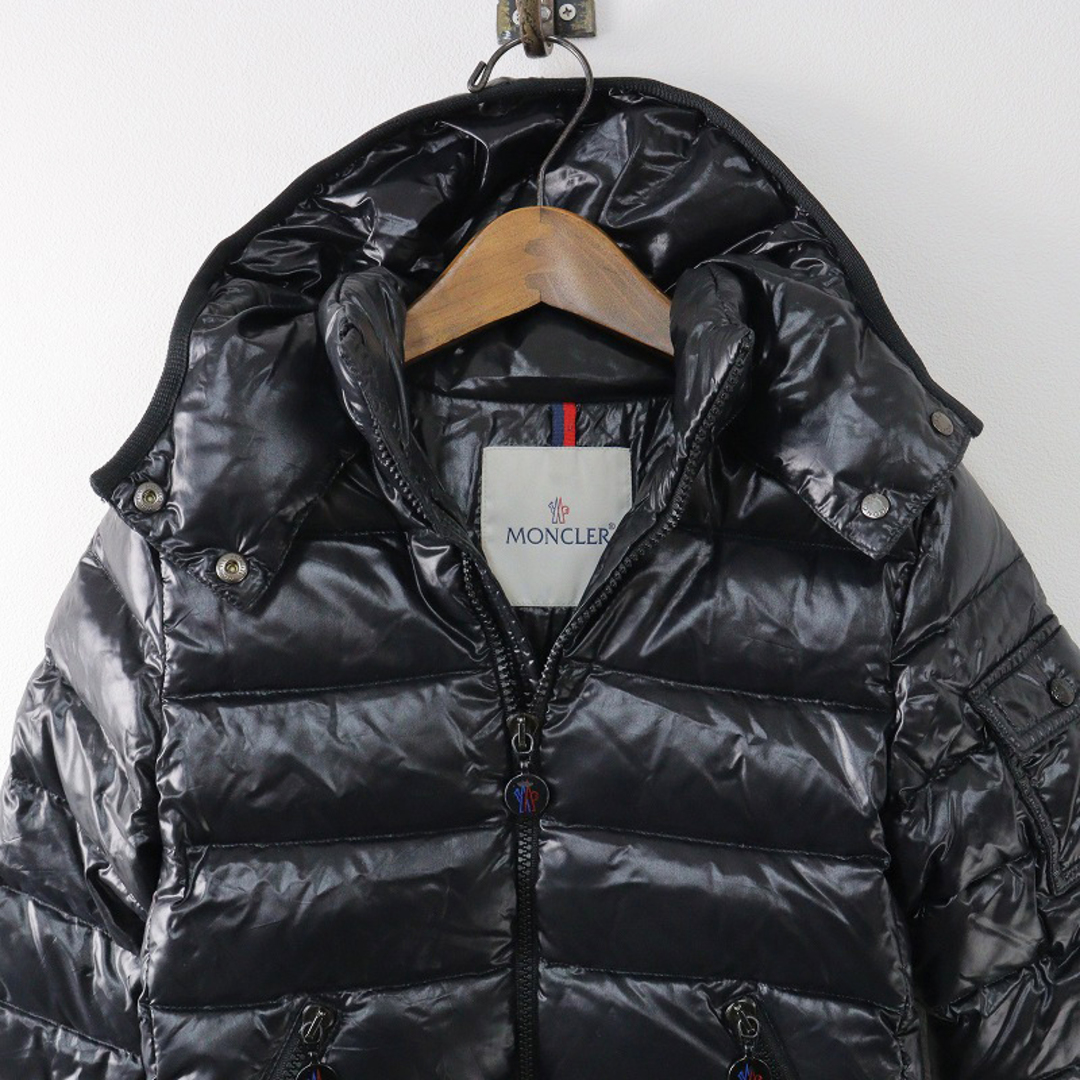 MONCLER(モンクレール)の子供服 キッズ JPタグ モンクレール MONCLER MAYA マヤ チビワッペン付き フードダウンジャケット 116cm//ブラック nero【2400013754446】 メンズのジャケット/アウター(ダウンジャケット)の商品写真