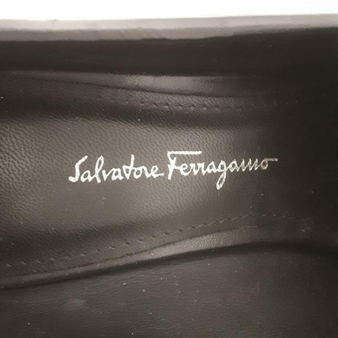 Salvatore Ferragamo(サルヴァトーレフェラガモ)のSalvatoreFerragamo(サルバトーレフェラガモ) パンプス 7 1/2 D レディース - 黒 ガンチーニ/アウトソール張替済 レザー レディースの靴/シューズ(ハイヒール/パンプス)の商品写真