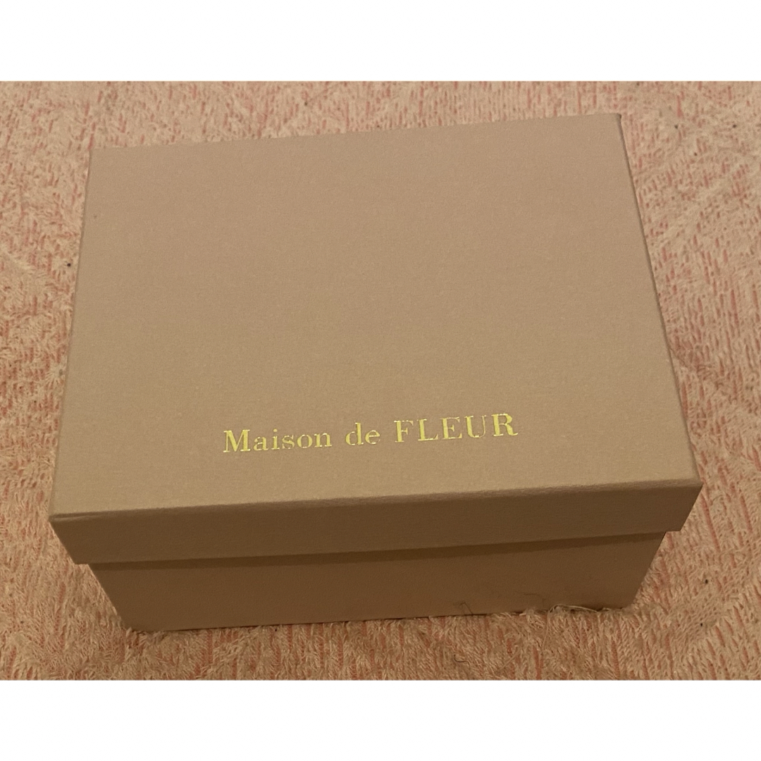 Maison de FLEUR(メゾンドフルール)のMaison de FLEURの空箱2個＆でっかいショッパー１個のセット レディースのファッション小物(ポーチ)の商品写真