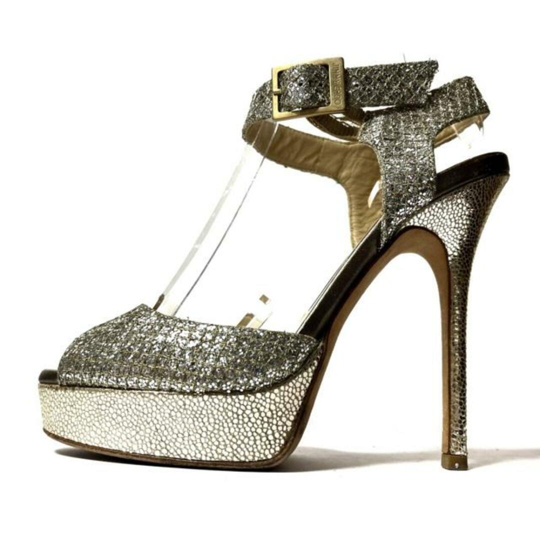 JIMMY CHOO(ジミーチュウ)のJIMMY CHOO(ジミーチュウ) サンダル 35 レディース - シルバー×ゴールド グリッター レザー レディースの靴/シューズ(サンダル)の商品写真