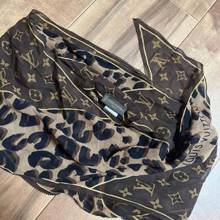 ルイヴィトン(LOUIS VUITTON)のVUITTON  ヒョウ柄スカーフ(バンダナ/スカーフ)