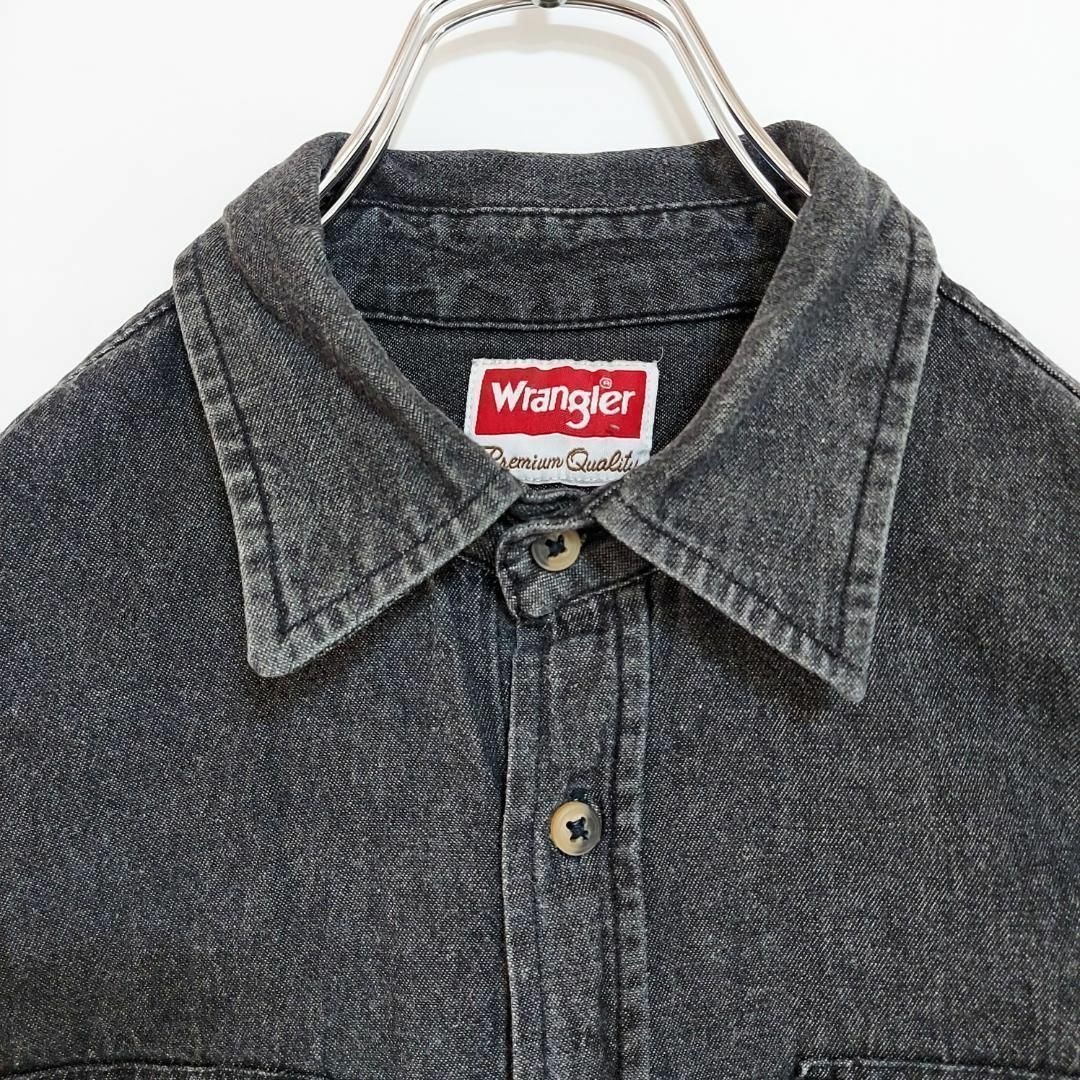 Wrangler(ラングラー)のラングラー デニムシャツ ワークシャツ 黒ブラックデニム Wポケット M 古着 メンズのトップス(シャツ)の商品写真