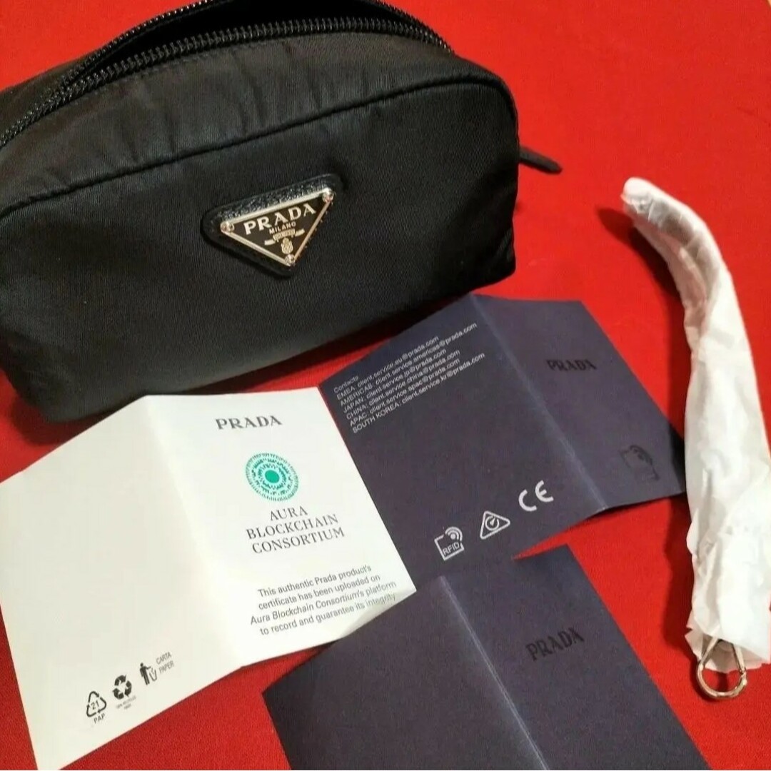 PRADA(プラダ)の【新品・未使用】PRADA 《NEW Re-Nylon ポーチ》 レディースのファッション小物(ポーチ)の商品写真