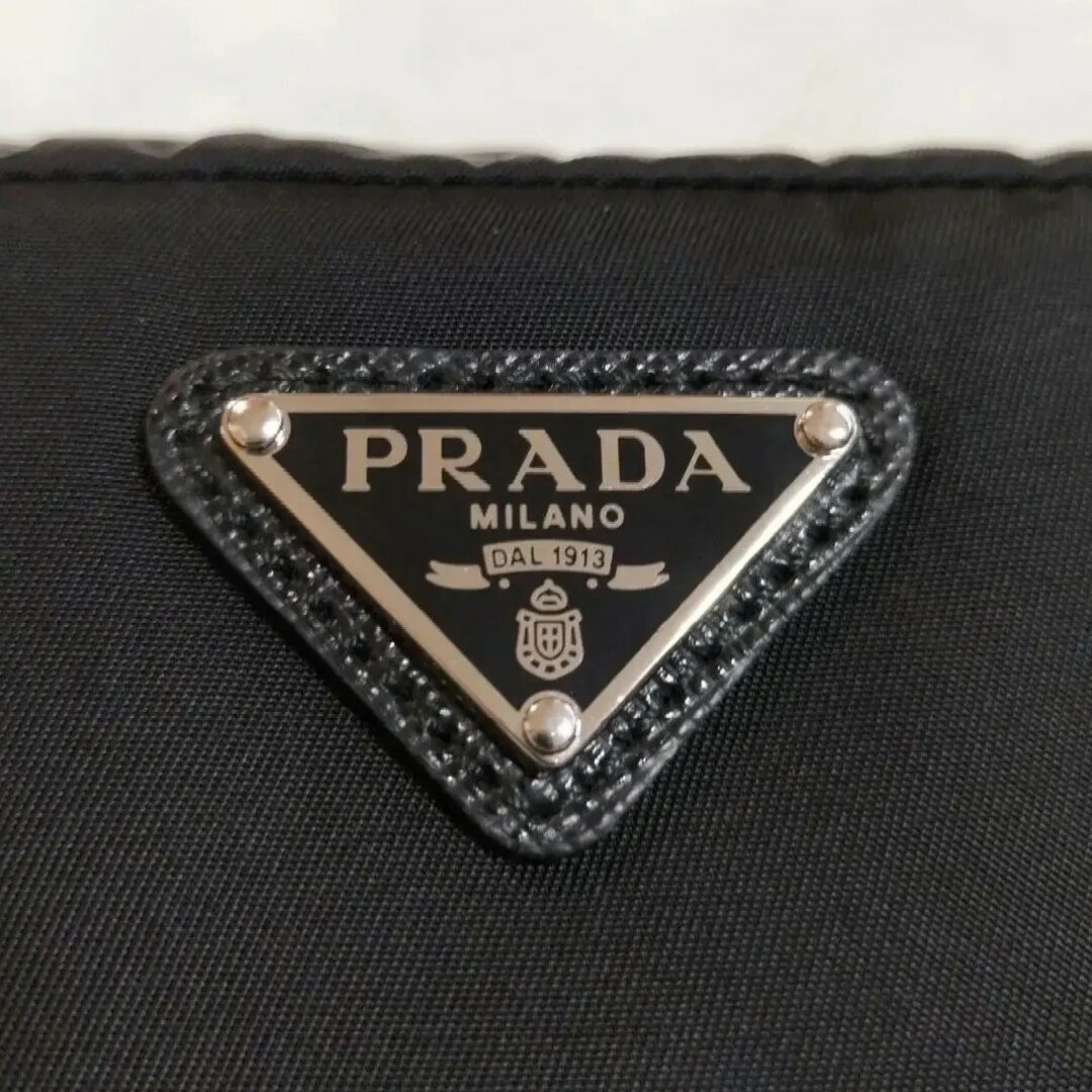 PRADA(プラダ)の【新品・未使用】PRADA 《NEW Re-Nylon ポーチ》 レディースのファッション小物(ポーチ)の商品写真