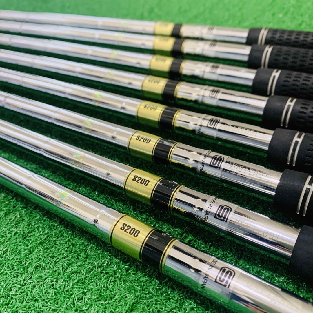 YONEX(ヨネックス)の6420 YONEX EZONE MB FORGED ヨネックス　S200 8本 スポーツ/アウトドアのゴルフ(クラブ)の商品写真