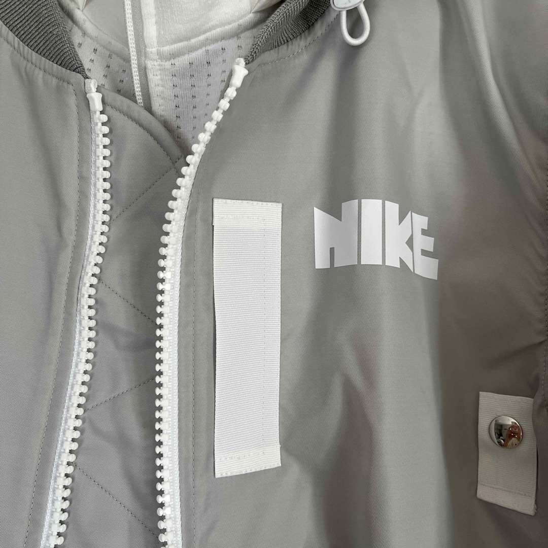 NIKE(ナイキ)のナイキ × サカイ ジャケット ブルゾン フード M CZ4678-097 レディースのジャケット/アウター(ブルゾン)の商品写真