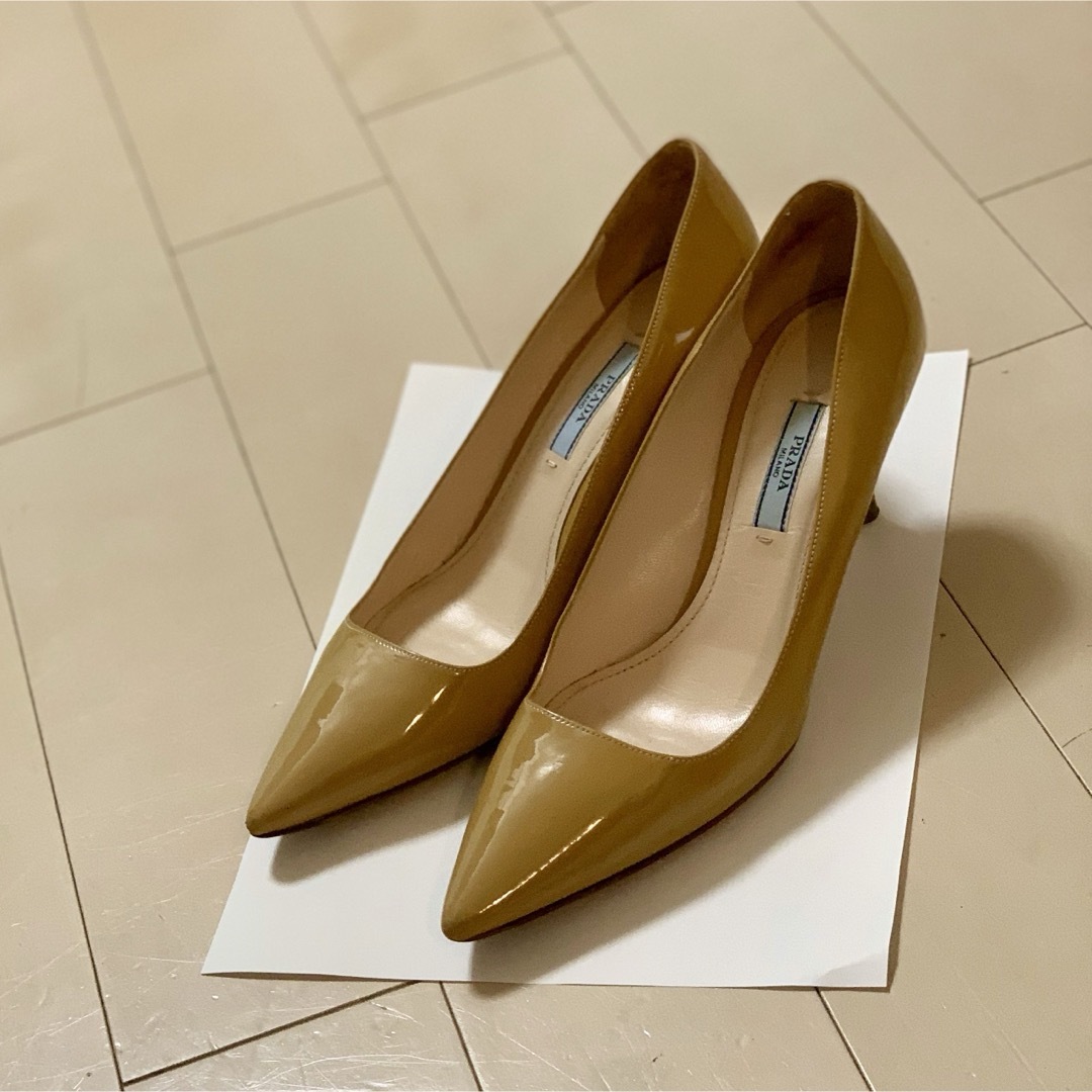 PRADA パンプス ベージュ 38 24.5センチ程度 エナメル PRADA パンプス ベージュ 38 24.5センチ程度 エナメル