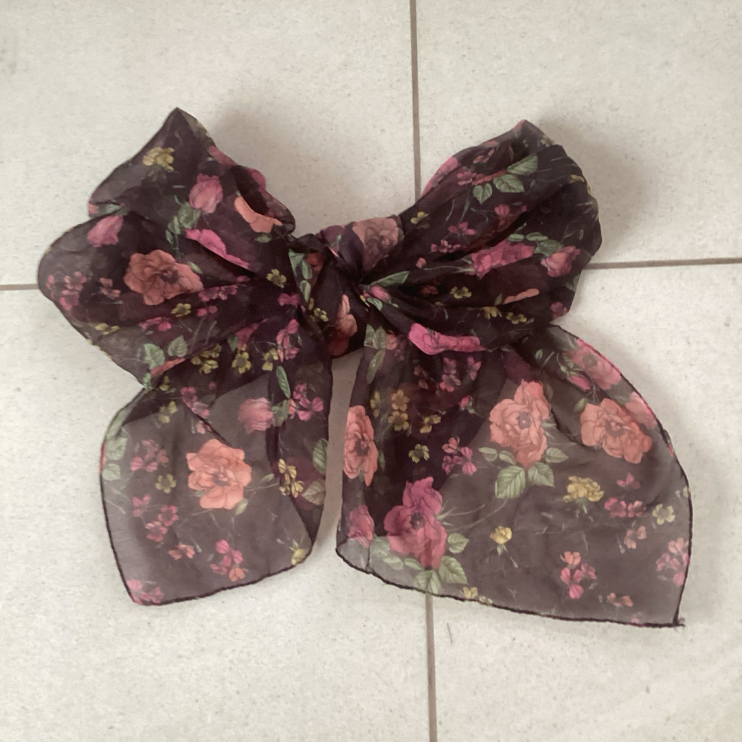 花柄スカーフ レディースのファッション小物(バンダナ/スカーフ)の商品写真