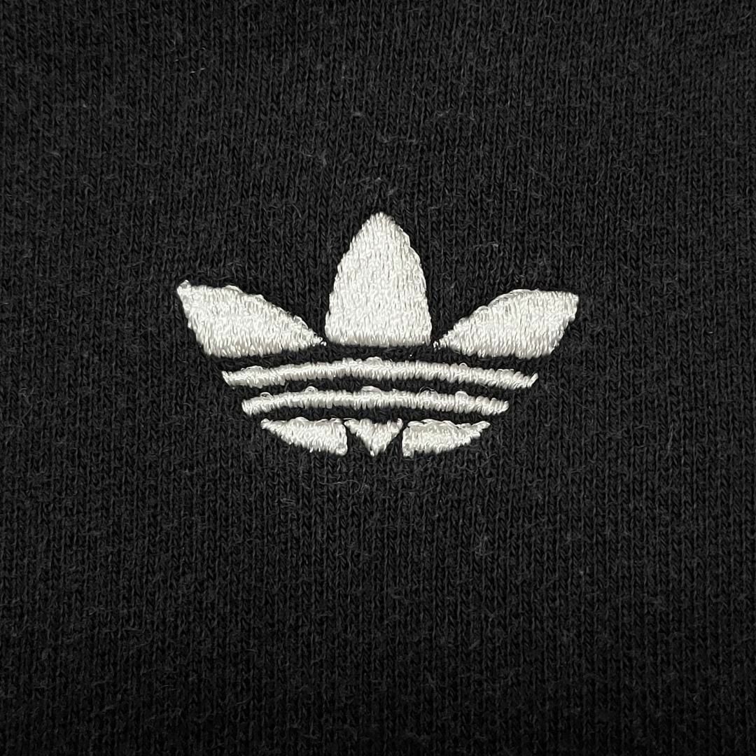 adidas(アディダス)のアディダス センターロゴ 刺繍 スウェット ナイロン ライン 2XL 黒 白 メンズのトップス(スウェット)の商品写真