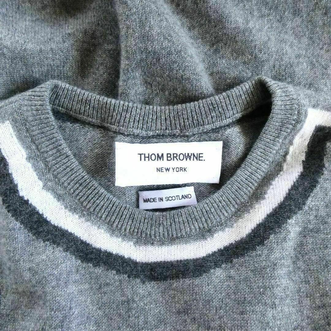 THOM BROWNE(トムブラウン)の極美品 THOM BROWNE カシミヤ100％ ノースリーブ ニット ベスト レディースのトップス(ベスト/ジレ)の商品写真