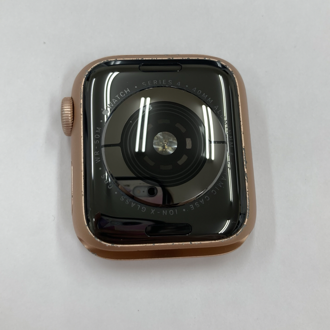 Apple Watch(アップルウォッチ)のApple Watch 本体 ゴールド 40mm シリーズ4 アップルウォッチ スマホ/家電/カメラのスマートフォン/携帯電話(その他)の商品写真