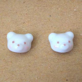 ハンドメイド アニマル 白くまのピアス イヤリング(ピアス)