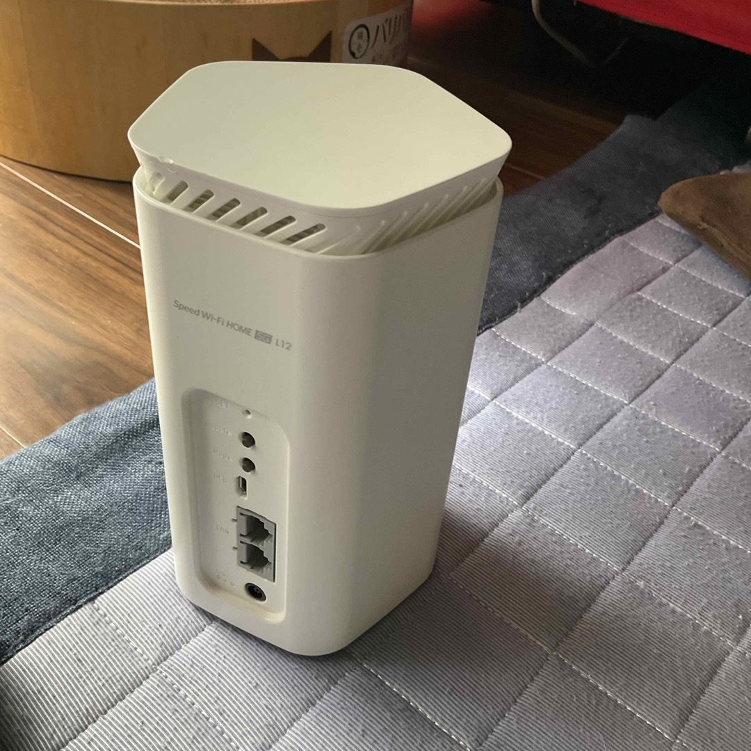 NEC(エヌイーシー)のSpeed Wi-Fi HOME 5G L12 NAR02 ホワイト スマホ/家電/カメラのスマホ/家電/カメラ その他(その他)の商品写真