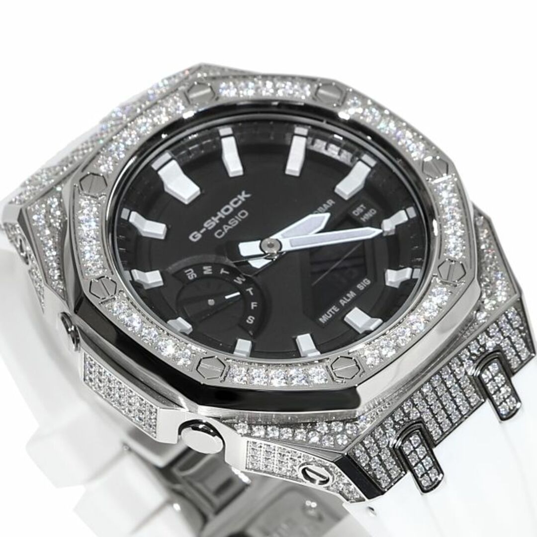G-SHOCK(ジーショック)のG-SHOCK GA2100 メタル カスタム ラバーバンド カシオーク CZダイヤ（キュービックジルコニア）シルバー ステンレス製 ホワイトベルト メンズの時計(腕時計(アナログ))の商品写真