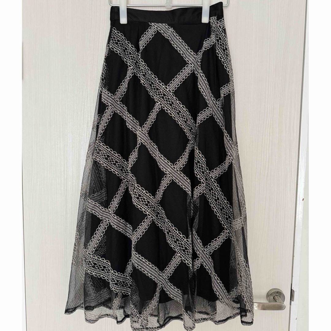 GRL(グレイル)のレース刺繍チェック柄フレアスカート[tu507] レディースのスカート(ロングスカート)の商品写真