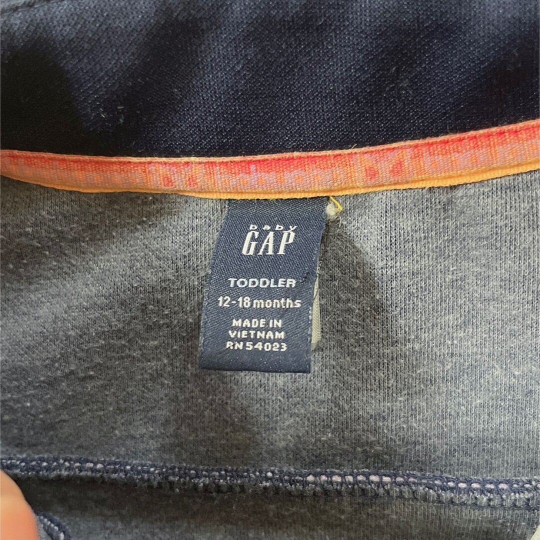 babyGAP(ベビーギャップ)のＧＡＰパーカー キッズ/ベビー/マタニティのベビー服(~85cm)(トレーナー)の商品写真