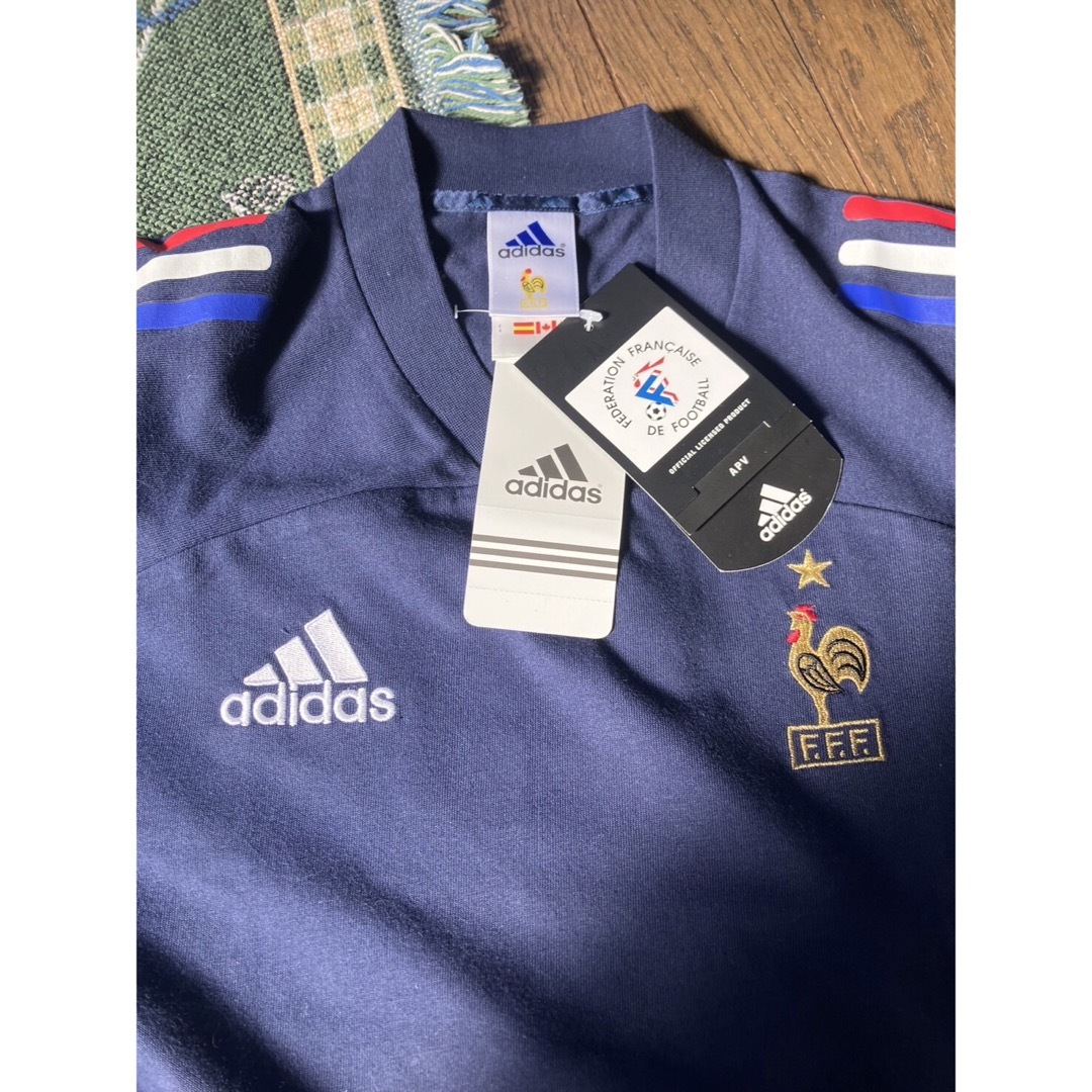 adidas(アディダス)のレア　00s フランス代表　adidas Tシャツ　トリコロール　新品未使用 メンズのトップス(Tシャツ/カットソー(半袖/袖なし))の商品写真