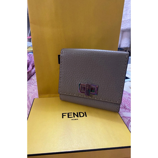フェンディ(FENDI)のFENDI ピーカブー セレリア二つ折り財布(財布)