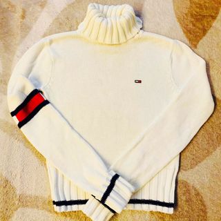 トミーヒルフィガー(TOMMY HILFIGER)のTommy HILFIGER 可愛さアップ　白モテニット(ニット/セーター)