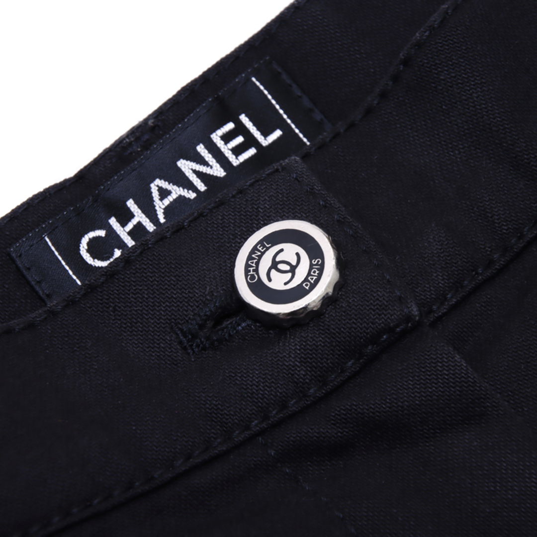 CHANEL(シャネル)のシャネル CHANEL ココマーク サイズ36 2006年 ショートパンツ コットン レディースのパンツ(ショートパンツ)の商品写真