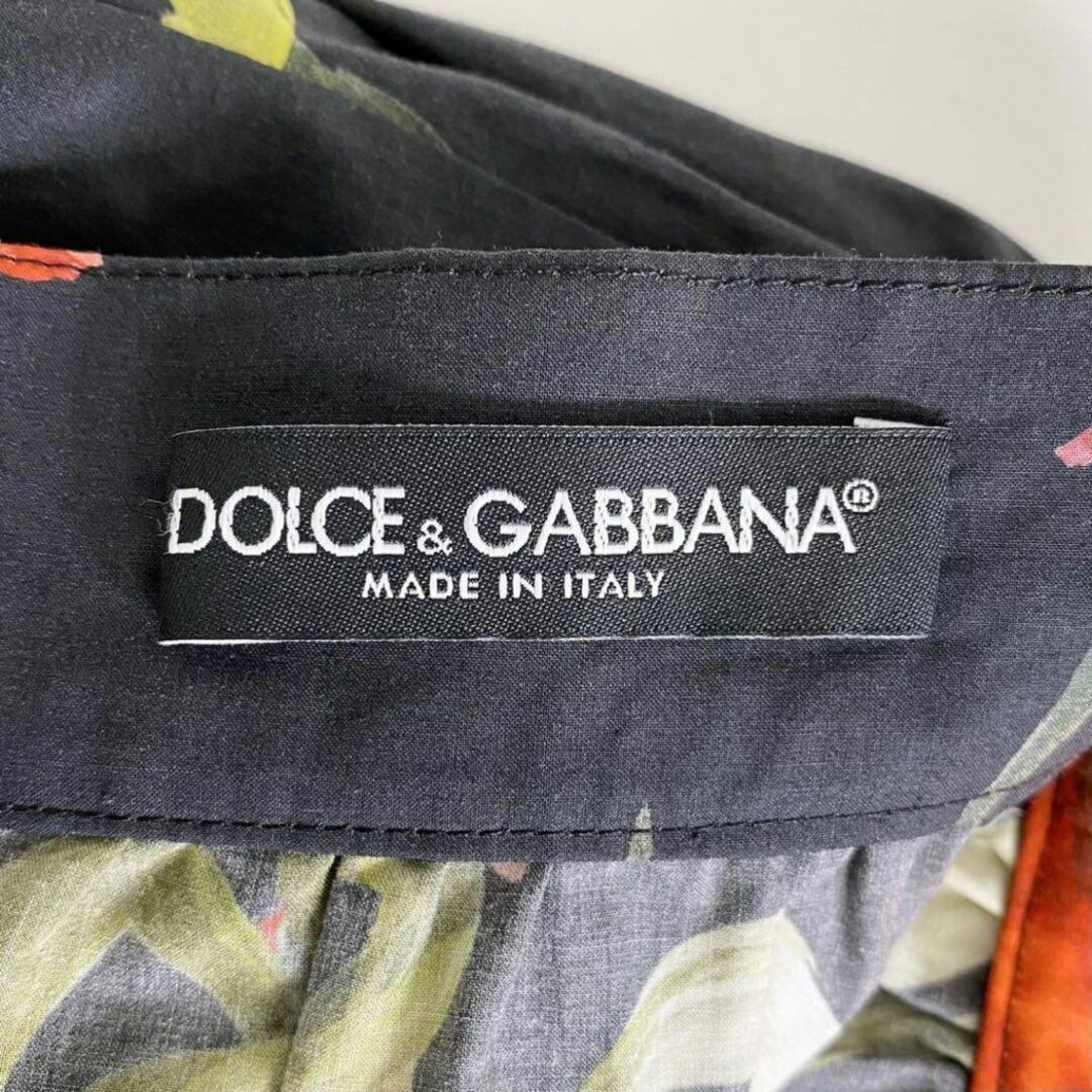 DOLCE&GABBANA(ドルチェアンドガッバーナ)の26h31 《美品》 イタリア製 DOLCE&GABBANA ドルチェアンドガッバーナ フラワー フレアスカート 40 ブラック レディース D&G ドルガバ 花柄 レディースのスカート(ミニスカート)の商品写真