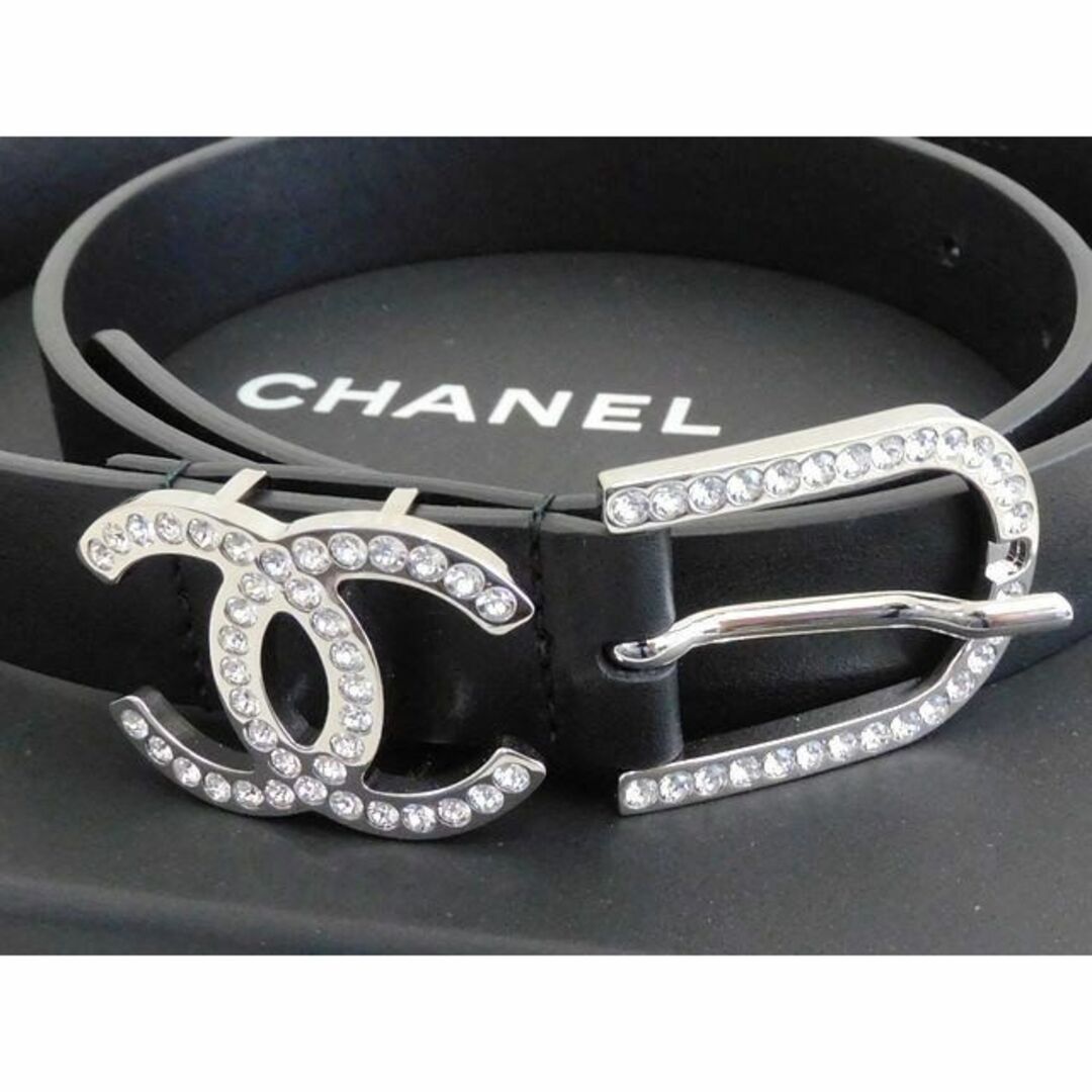 CHANEL(シャネル)の未使用 シャネル ベルト ■ 75cm ココマーク B20S ブラック×シルバー レディース CHANEL 新品□5K6A イ1000 レディースのファッション小物(ベルト)の商品写真