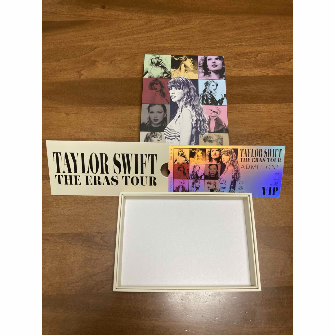 グッズ4点　taylor swift  the eras tour  vip  エンタメ/ホビーのタレントグッズ(ミュージシャン)の商品写真