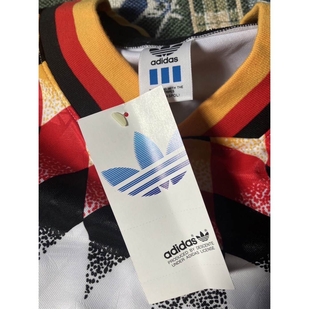 adidas(アディダス)のレア　90s ドイツ代表　アディダス　ゲームシャツ　ウェア　デサント製　Lサイズ スポーツ/アウトドアのサッカー/フットサル(ウェア)の商品写真