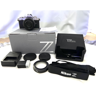 ニコン(Nikon)のNikon Zfc 28/2.8 SE Kit(ミラーレス一眼)