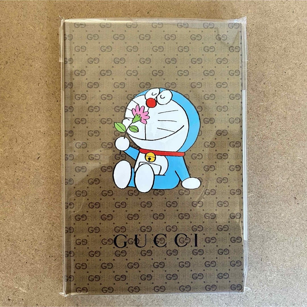 Gucci(グッチ)のドラえもん　GUCCI   グッチ　ノート　CanCam インテリア/住まい/日用品の文房具(ノート/メモ帳/ふせん)の商品写真