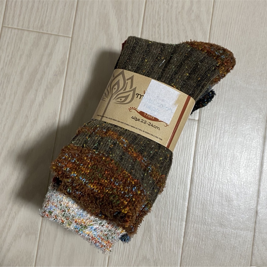 新品 毛混 レディースソックス クルーソックス 靴下 4足 レディースのレッグウェア(ソックス)の商品写真